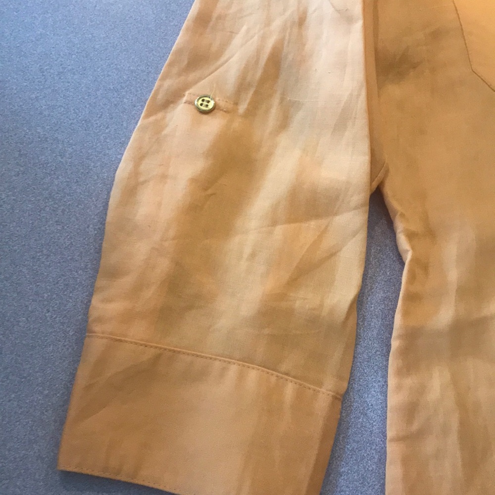 Button down - Picture 2 of 3